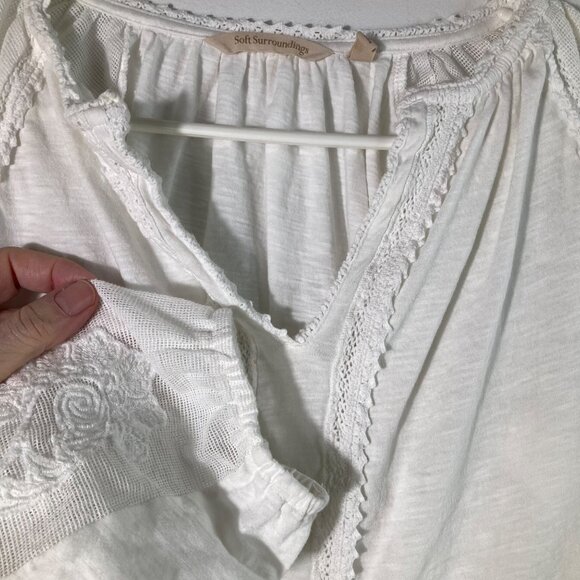 Womens XS Soft Surroundings V Neck Embroidered Mesh Lace Applique Blouse Flaw - Picture 3 of 11